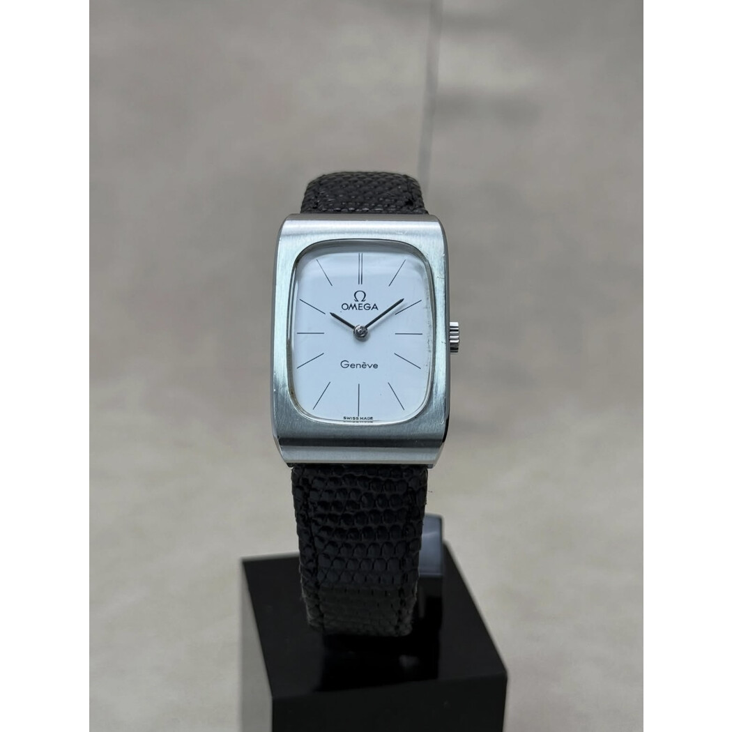 24.5x34.5mm • 1974 Omega Geneve White Tank Manual Winding